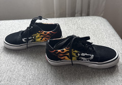 Vans Kids Size 13 Flame Wall Old Skool Shoes Black Fire Flame Low Top Sneakers