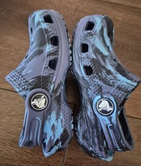 NEW Crocs Classic Clogs Black Blue Marble Kids Sz C6