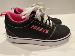 Heelys Pro 20 HE100760H Skate Shoe Youth Girls Size 5 Black & Pink