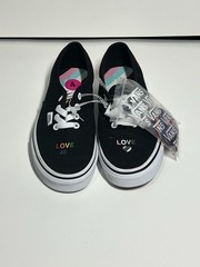 Vans Pride Love Is Love 2023 Black Canvas Low Top Sneakers Kids Size 4