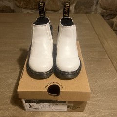 Dr. Martens Youth Leather Chelsea Boots Girls White / Size 7