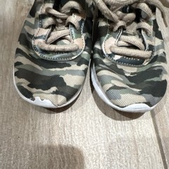 Nike Tanjun Camo Low Top Lace-Up Sneaker Green Black Beige Youth Size 12C