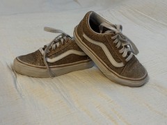 VANS Kids Gold Glitter Low Top Lace-Up Sneakers, White Stripe Logo, Size 12