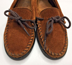 Minnetonka Kid’s Moccasins Brown Suede Leather Rubber Soles Size 1M