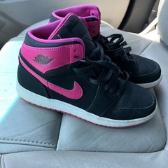 NIKE AIR JORDAN 1 RETRO HIGH 332148 008 GS BLACK ‚VIVID PINK‘ US 8.5Y Women 10