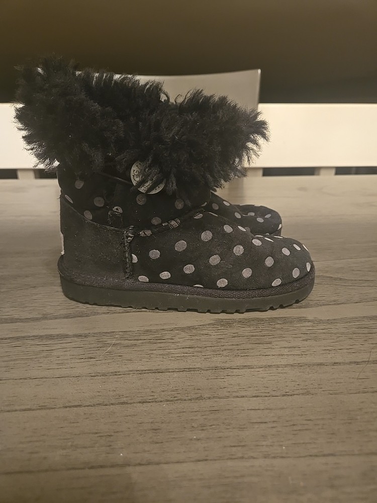 UGG Girls‘ Bailey Button Polka Dot Boots Sheepskin Suede Short Winter Kids Sz 12