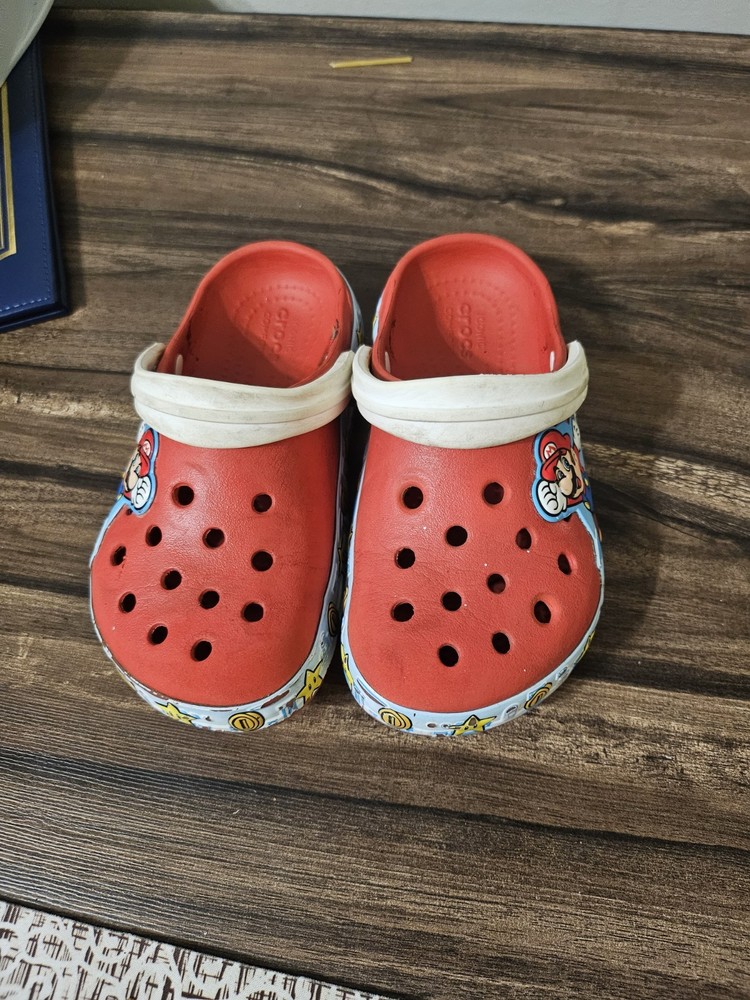 Super Mario Crocs 10 C