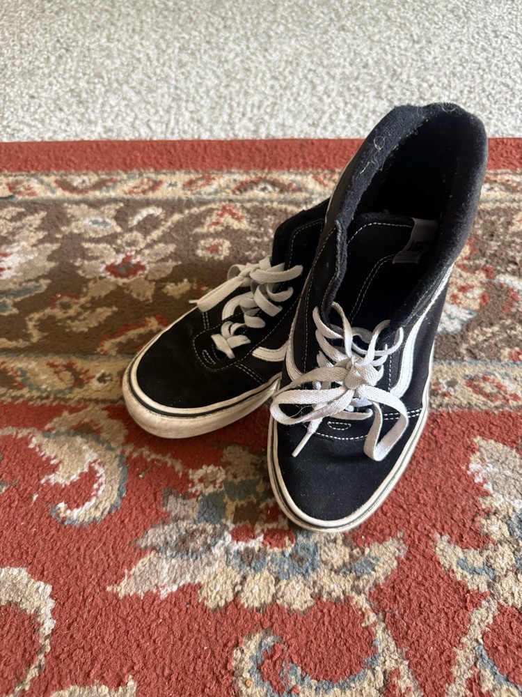 VANS Sk8-Hi Black/White High Top Suede Lace-Up Sneakers Rubber Outsole