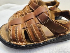 Smart Fit Leather Collection Sandals Skid Resistant Open Toe Size Youth 3.5