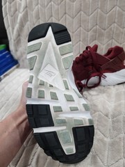 NIKE Running Shoe Maroon Huarache Size 6Y 654275-802