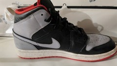 Air Jordan 1 Retro Mid “BRED SHADOW” Size 10 Black Red Gray