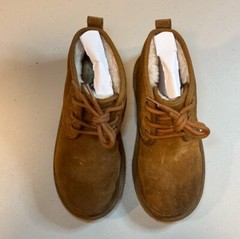 UGG Neumel II Chestnut Brown Chukka Boots Shoes 1017320K Boys Girls Unisex Kid 2