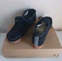 Clarks Kids Wallabee Boot Older Navy Combination Size 4 (Read Description)