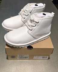 UGG’S Unisex Leather Neumel II Boot Little Big Kid (6Y)