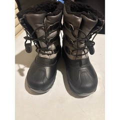 Member’s Mark Kids Snow Boots Grey Black Waterproof Winter Boots Size 13/1 NEW