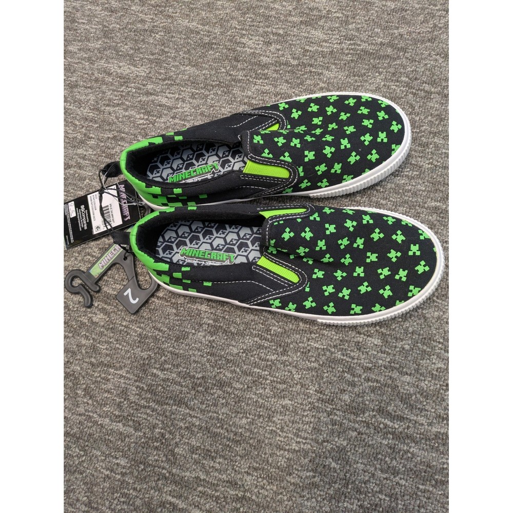 NEW Minecraft Slip On Sneakers Kid’s Size 2 Black Green Creeper Pixelated Gaming