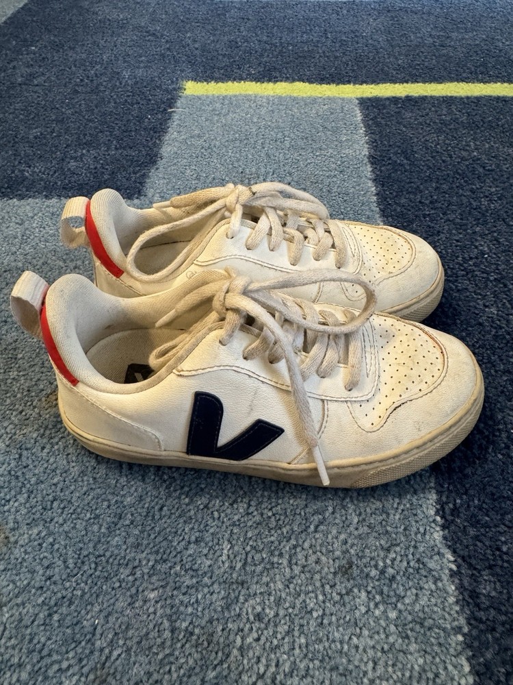Kids vejas Size 13.5