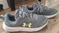 Under Armour Charged Assert 10 Gray Running Shoes Athletic Sneakers Youth Sz 6.5