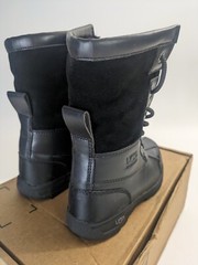 UGG Unisex-Child Butte Ii Cwr Boot, Black, 12