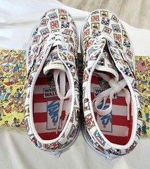 VANS Where’s Waldo? Active Lace Up Graphic White Sneakers Size 2.5 Big Kids