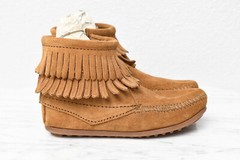 Minnetonka Double Fringe Side Zip Suede Tan Children’s Boots Sz 12