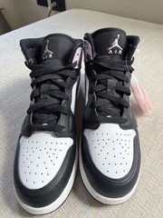 Air Jordan 1 Mid Iridescent Pink Women’s 7 (GS 6Y) New w/ Extra Laces