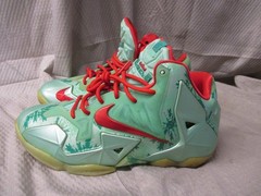 Nike LeBron 11 Green Glow Christmas Basketball Shoes 621712-301 | Youth Size 6Y