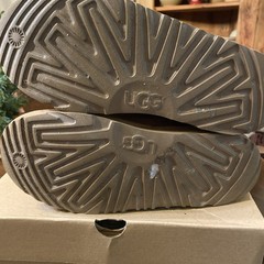 [1017400K-CHE] Kids UGG K BAILEY BUTTON II Size 6 EUC Box Chestnut