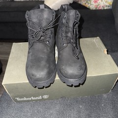 Timberland Premium 6″ Waterproof Boot Nubuck Black Kids 2 TB 012707 001