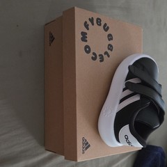 adidas Unisex Kids Size 8 Black/White Hook & Loop Low Top Sneakers NIB