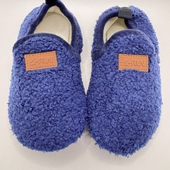 RUN Kids Sherpa Slippers Blue Cozy Fleece House Shoes Toddler Size 30-31