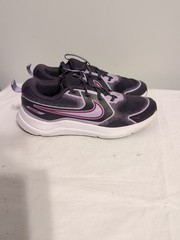 Nike GS Cosmic Runner Purple Star Barely Grape HM4402-503 Good Condition Size 7y