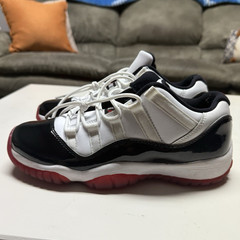 Jordan 11 Low ‘Concord Bred’ Size 6.5Y/8W
