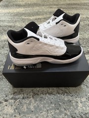 Jordan Max Aura 2 (GS) Size 5.5Y