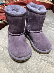 UGG Australia Toddlers Classic Boots Style 1017703T Size 6 PURPLE