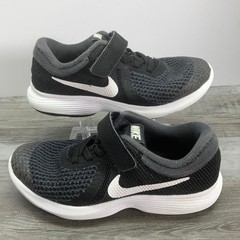 Nike Revolution 4 Kids Running Shoes Black White 943305-006 Size 13.5C Sneakers