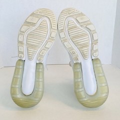Nike Air Max 270 White Metallic Silver 943345-103 Youth Size 7Y / Women Size 8.5