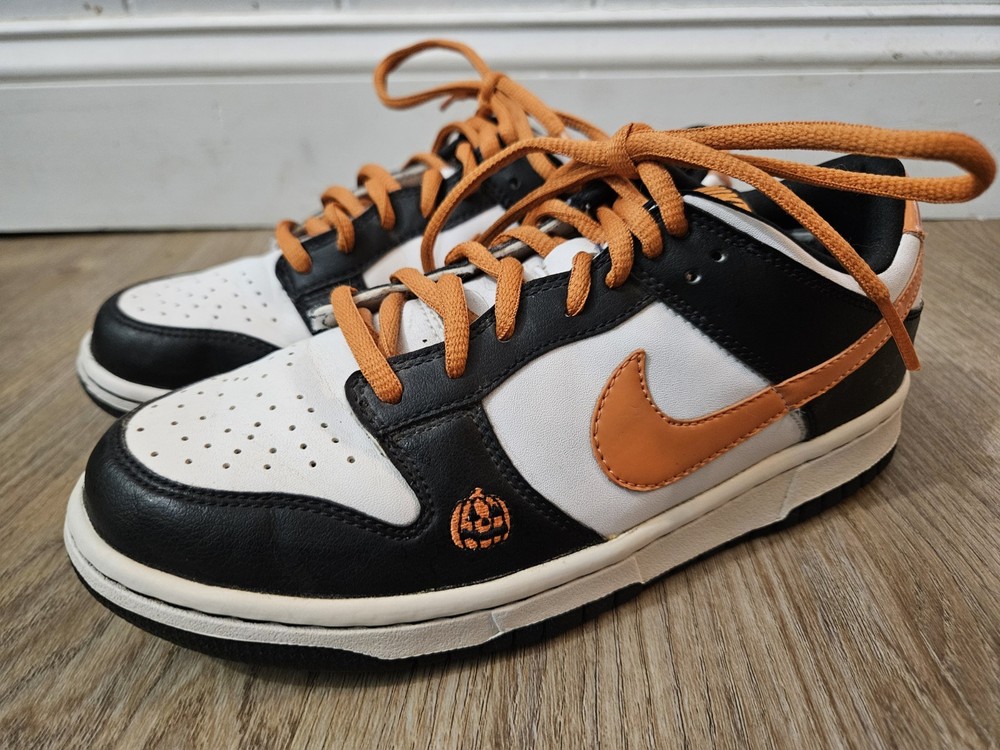 Size 6Y – Nike Dunk Low GS Premium Halloween 2007 Sneakers