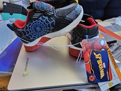 Marvel Spider-Man Light-Up Sneakers Black Red Hook & Loop Unisex Kids Low Top