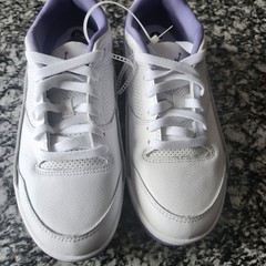 Jordan Flight Court „White/Dusty Amethyst