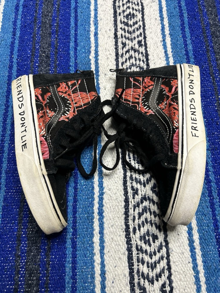 VANS Stranger Things Friends Don’t Lie Sk8-Hi High Top kids Size 2 Old School
