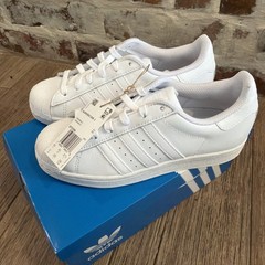 [EF5399] GRADE SCHOOL ADIDAS SUPERSTAR J ‚TRIPLE WHITE‘