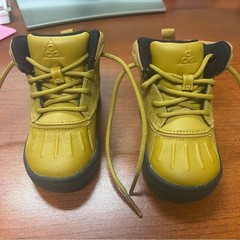 Nike Toddler ACO Woodside 2 High Boots Wheat Gold Black – Size 6C