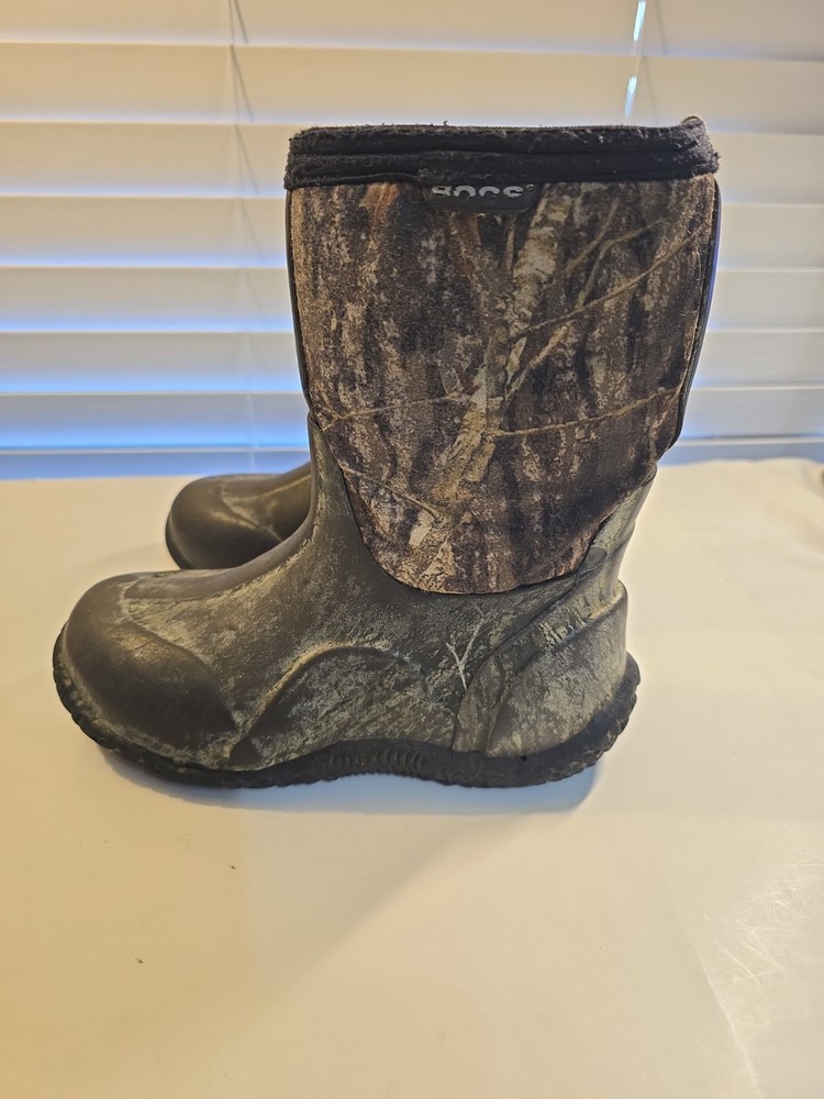 Bogs Camo Waterproof Rubber Boots Kids Sz 1 Hunting Outdoors Insulated Thick