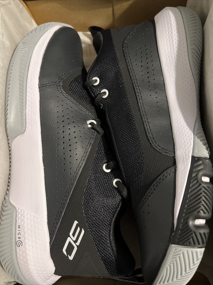 kids under armour gs sc 3zero iv size 7Y (3023918 001) no box