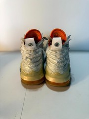 Nike Lebron XVII LMTD (GS) CT4136-100 Unisex 6.5 Basketball Shoes White Sneakers