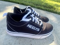 Heelys Pro 20 Skate Rolling Shoes Youth Size yth6 White/Black