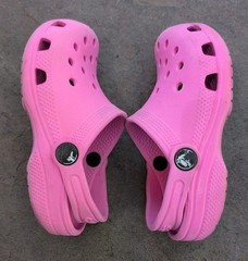 Crocs Classic Clogs Size C 9, Little Kids Girls, Bubble Gum Pink