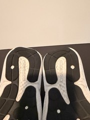 Under Armour Assert 10 Sneakers Running Size 1Y Youth Black/White