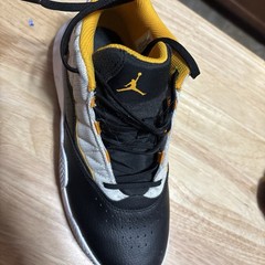 Jordan Jumpman Two Trey GS Mid Top Leather Sneakers Black/White/Yellow 7Y